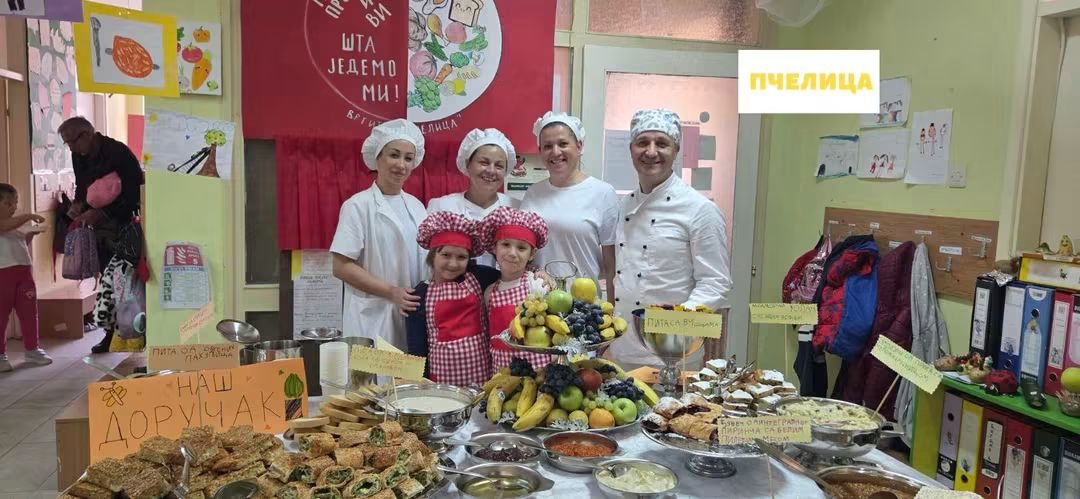 „Маме и тате пробајте и ви шта једемо ми“